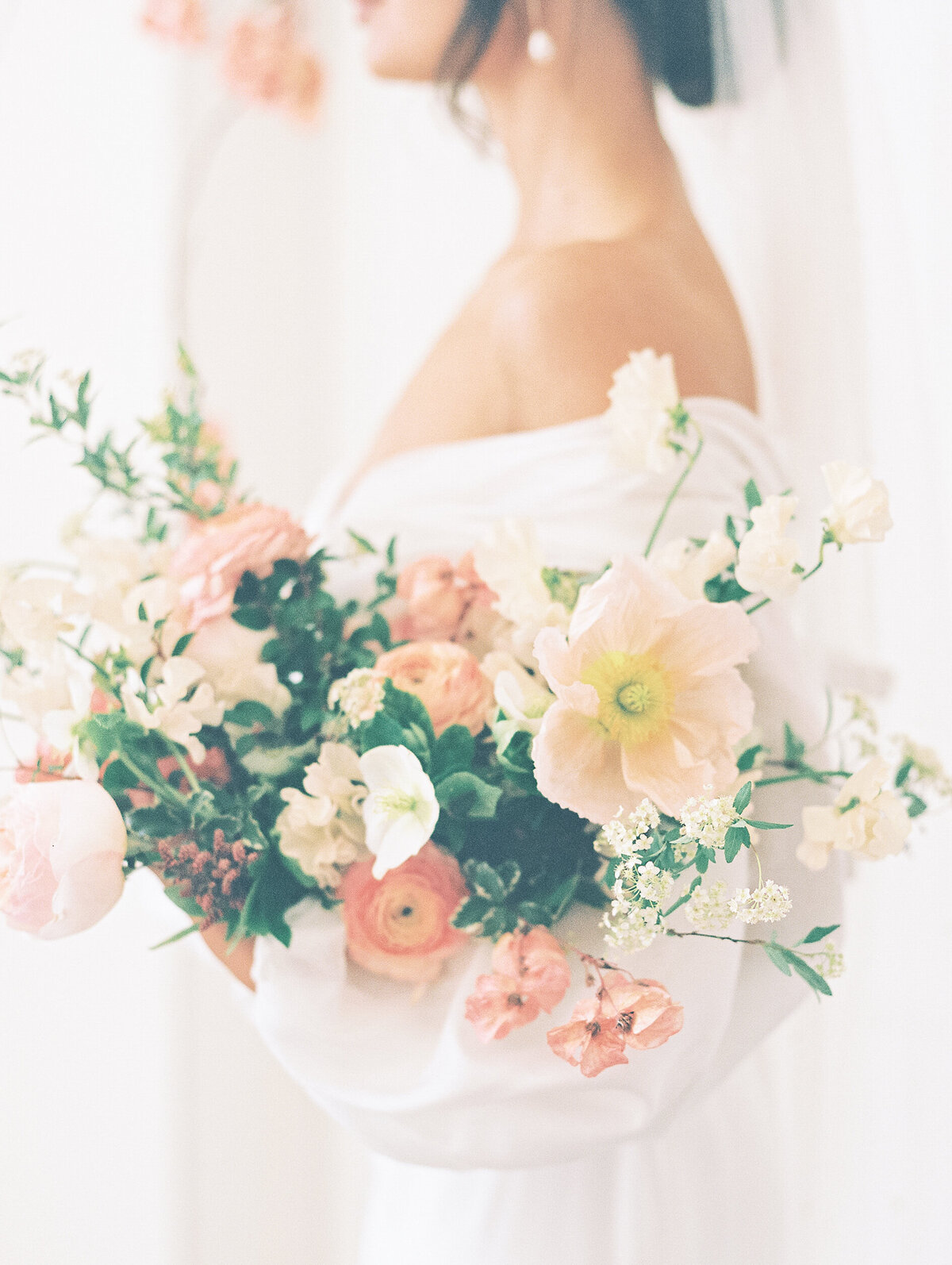 sierradyerco-maghill-model-floral-install-28