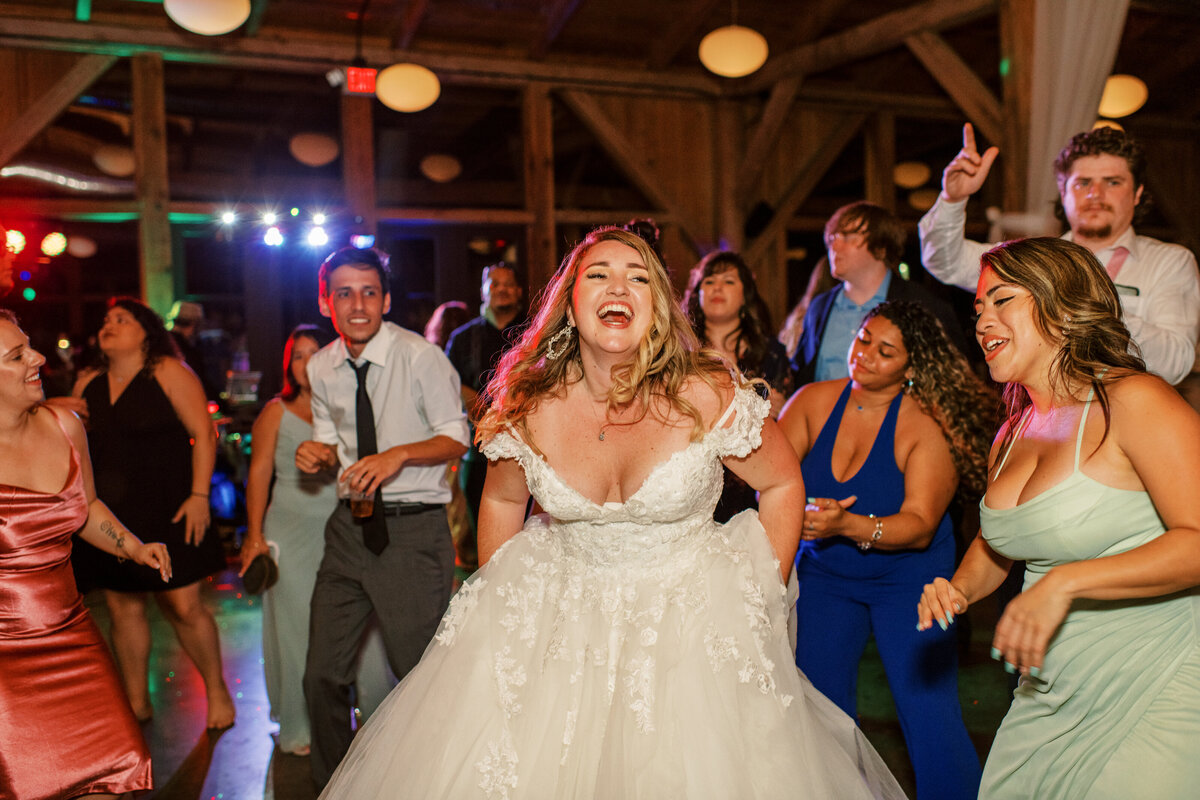 Ashley Dye- Jacksonville Wedding Photographer- Barn At Cottonwood Ranch- JoannaJay-6144