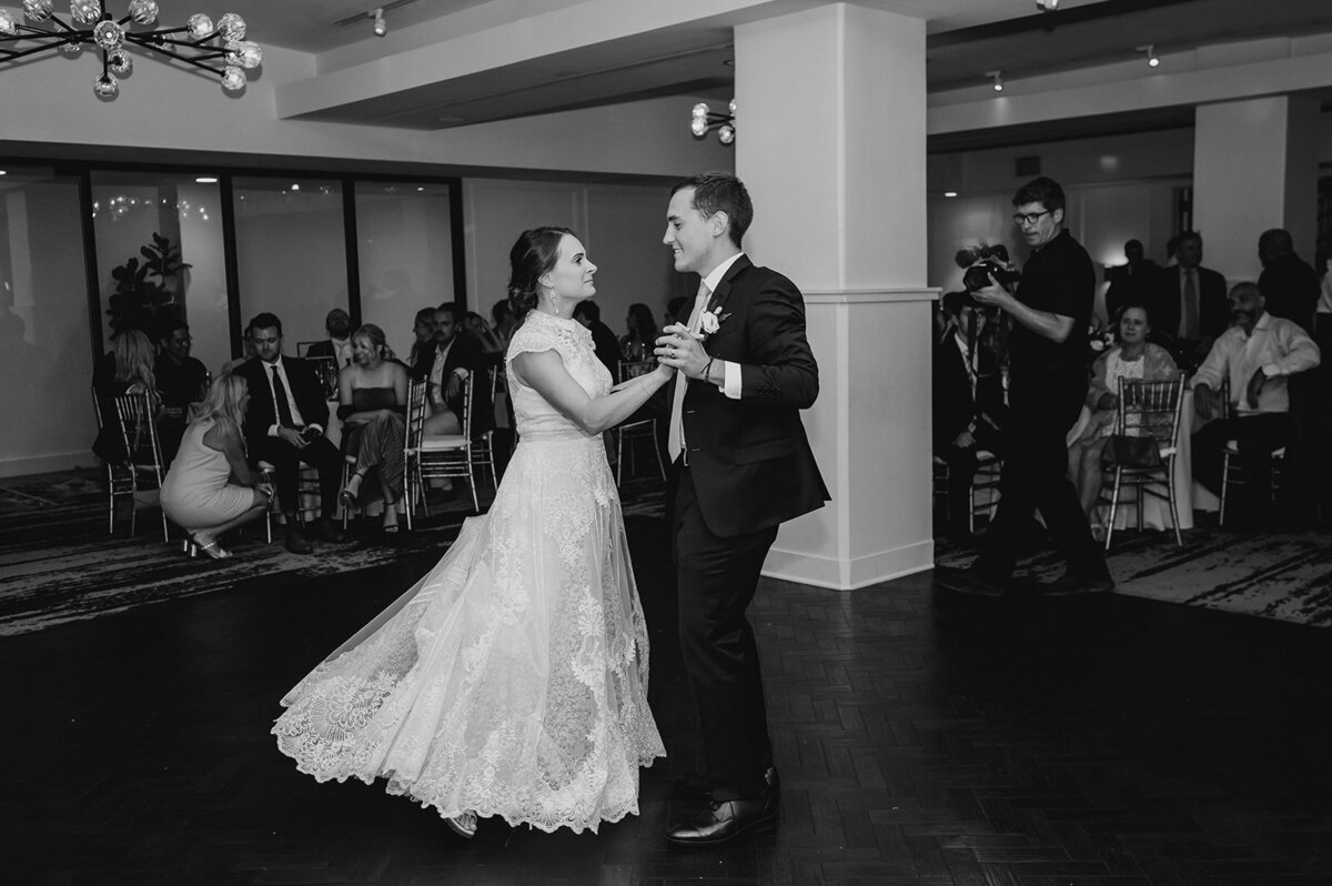 old-st-mary-catholic-wedding-cincinnati-ohio13