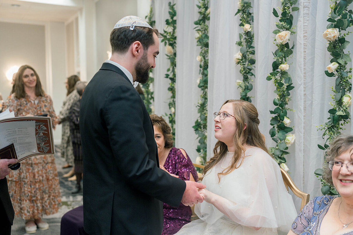 Eliana-Melmed-Photography-Chicago-LosAngeles-Jewish-WeddingPhotography-KabbalatPanim-00074