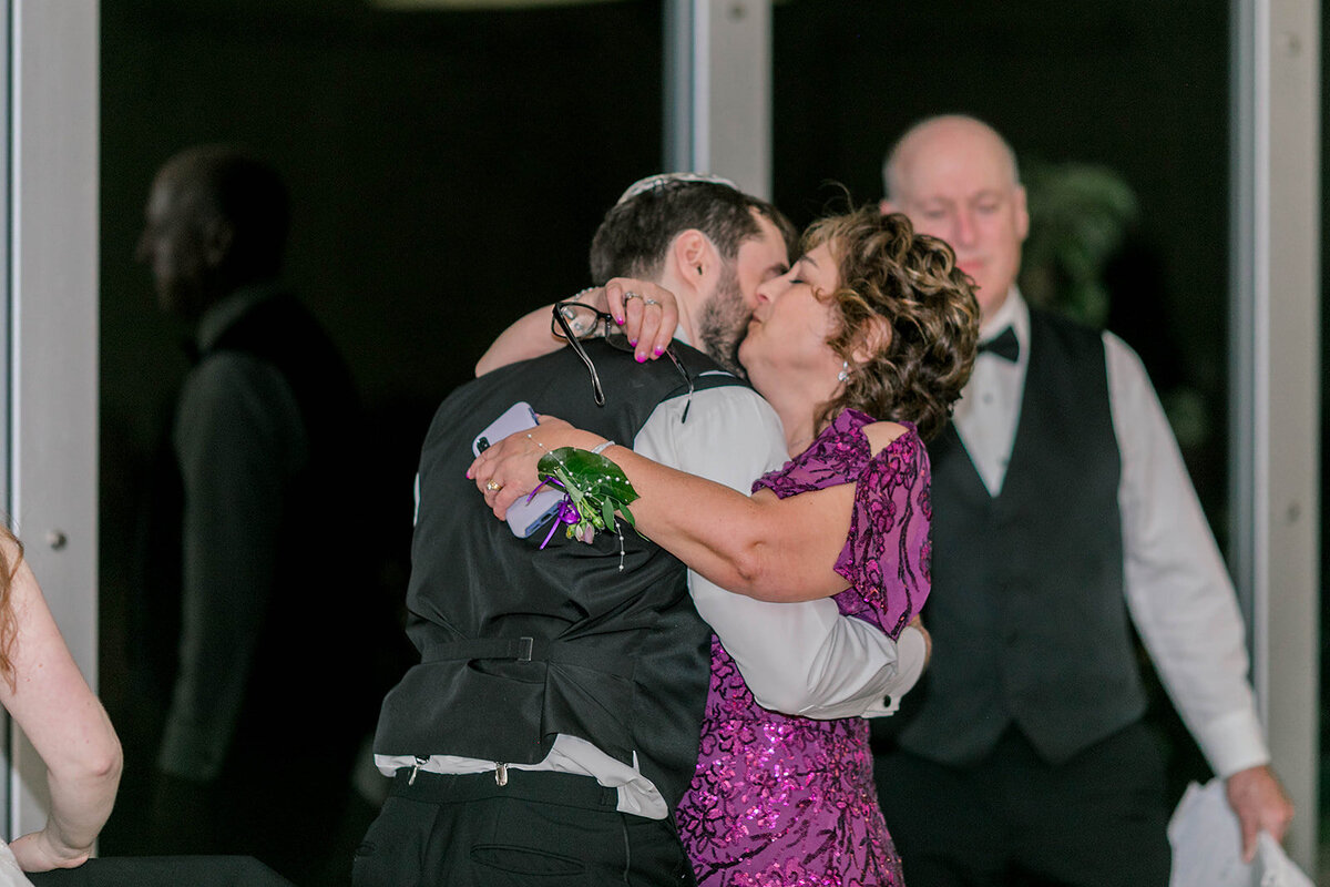 Eliana-Melmed-Photography-Chicago-LosAngeles-Jewish-WeddingPhotography-DInnerSpeeches-00057