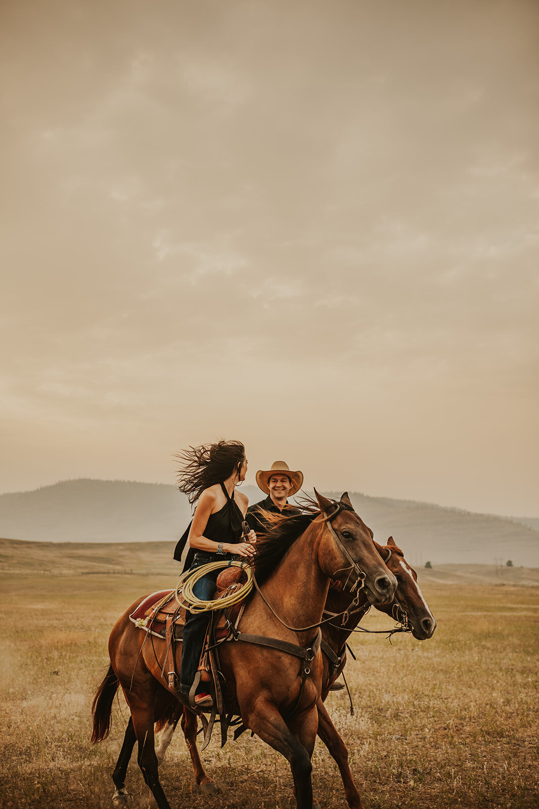 presley-gray-horseback-western-montana-engagement2212