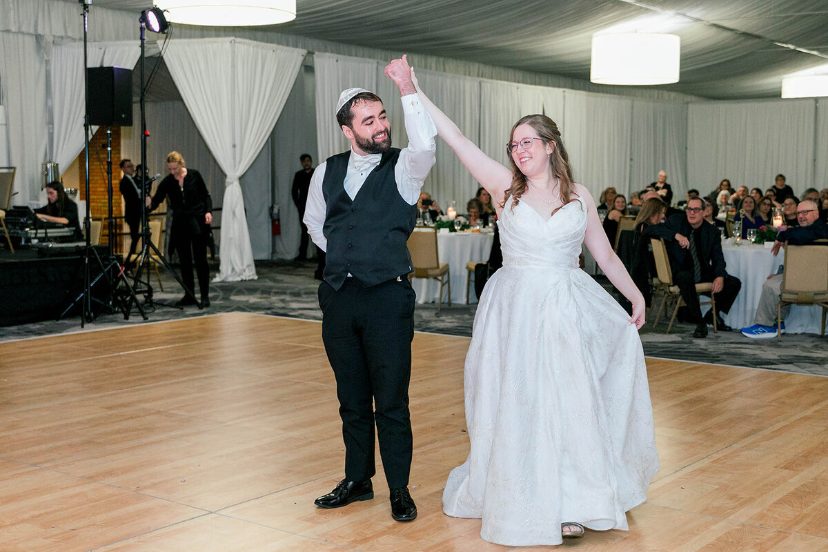 Eliana-Melmed-Photography-Chicago-LosAngeles-Jewish-WeddingPhotography-DInnerSpeeches-00096
