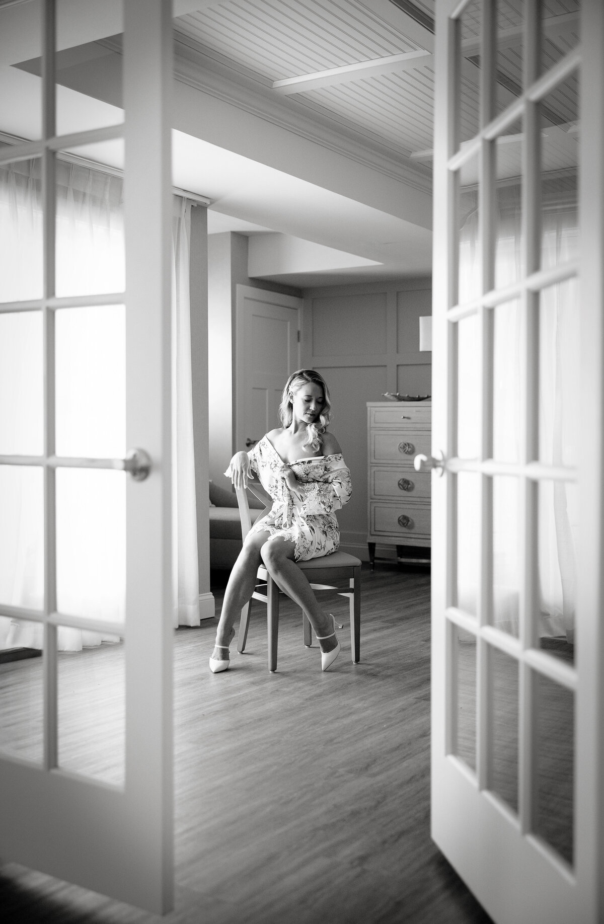 Bride-solo-getting-ready-black-and-white-NJ-07746