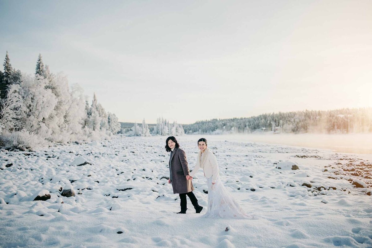 icehotel-weddings-winter-weddings-vinterbröllop-fotograf-kiruna-photographer-wedding-photographer024022