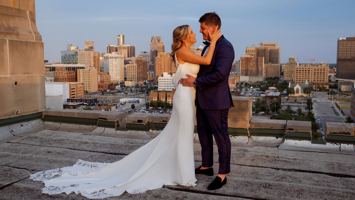 Detroit rooftop wedding photos