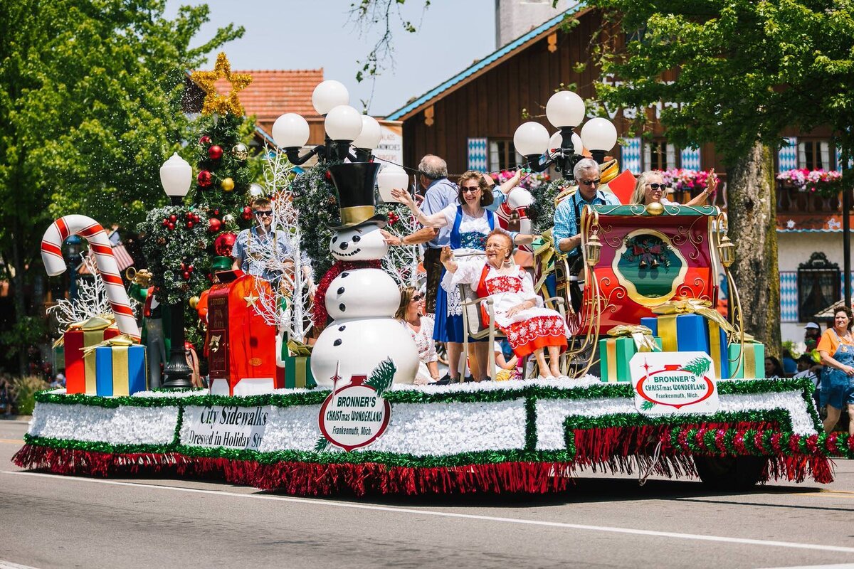 Bavarian-Festival-Parade-Frankenmuth-Michigan-18