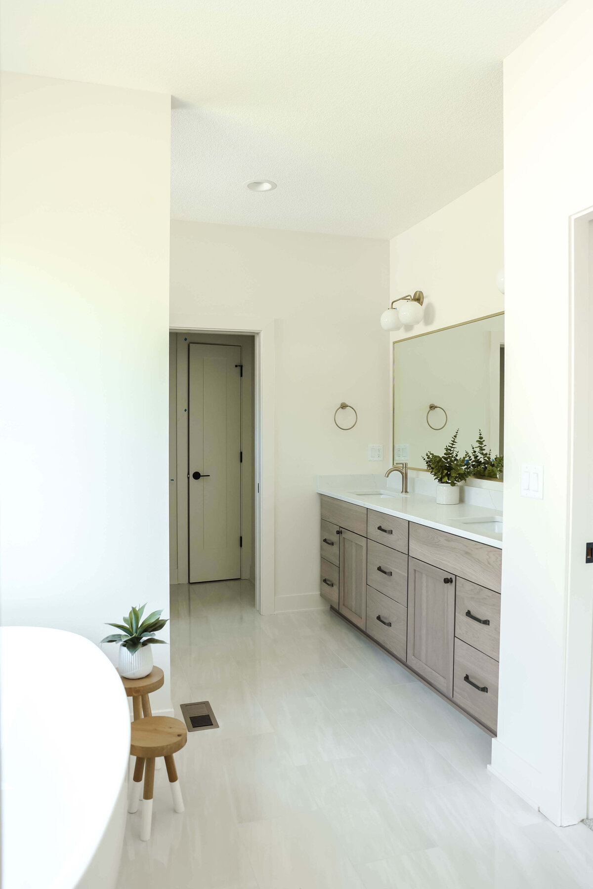 5306-Bathroom-Urbandale-Central-Iowa-Custom-Home-JRL-Builders-3F1A2767