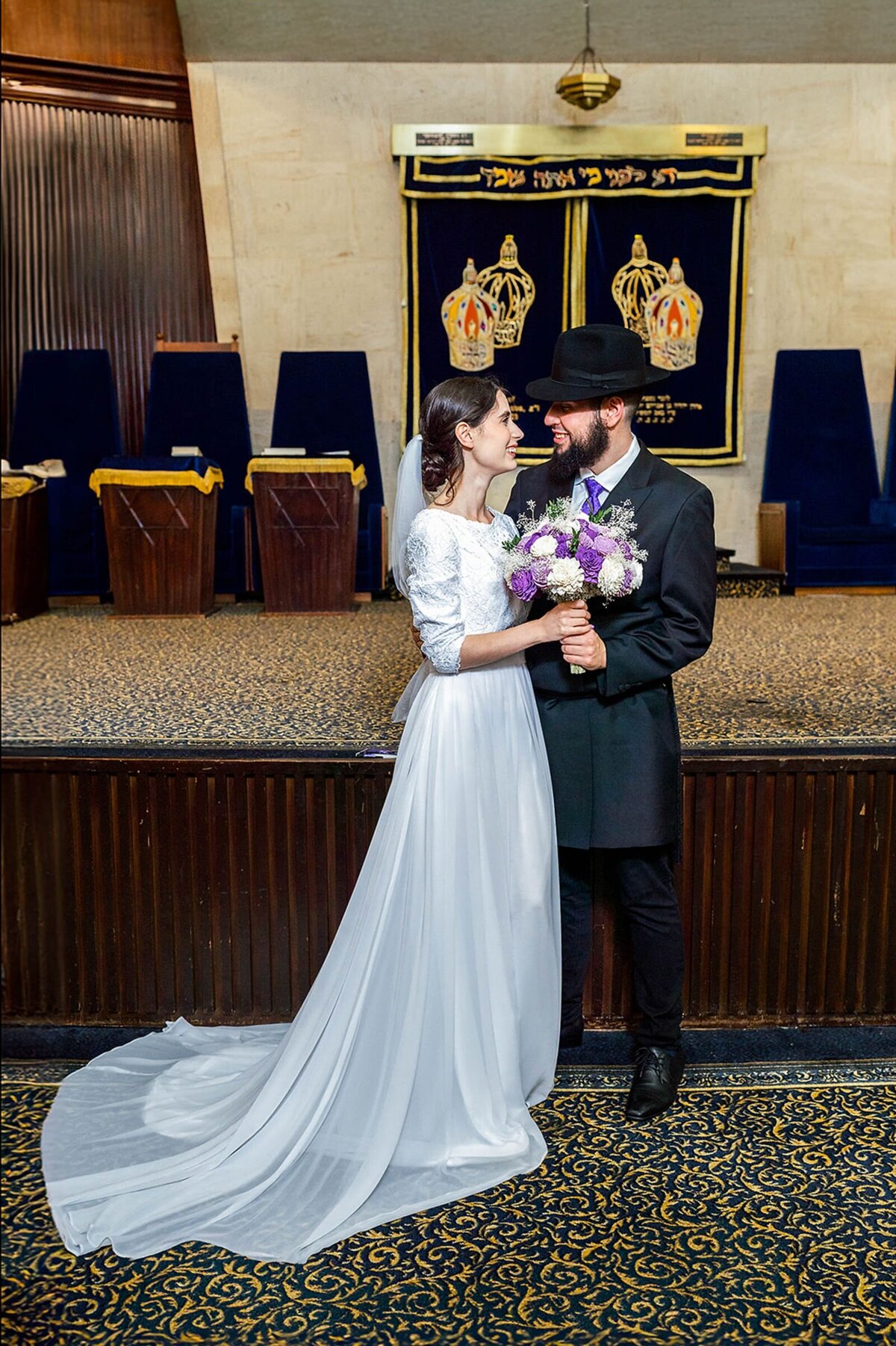Eliana-Melmed-Photography-Chicago-LosAngeles-Jewish-WeddingPhotographer-CarmiKalman-CouplesPortraits-00021