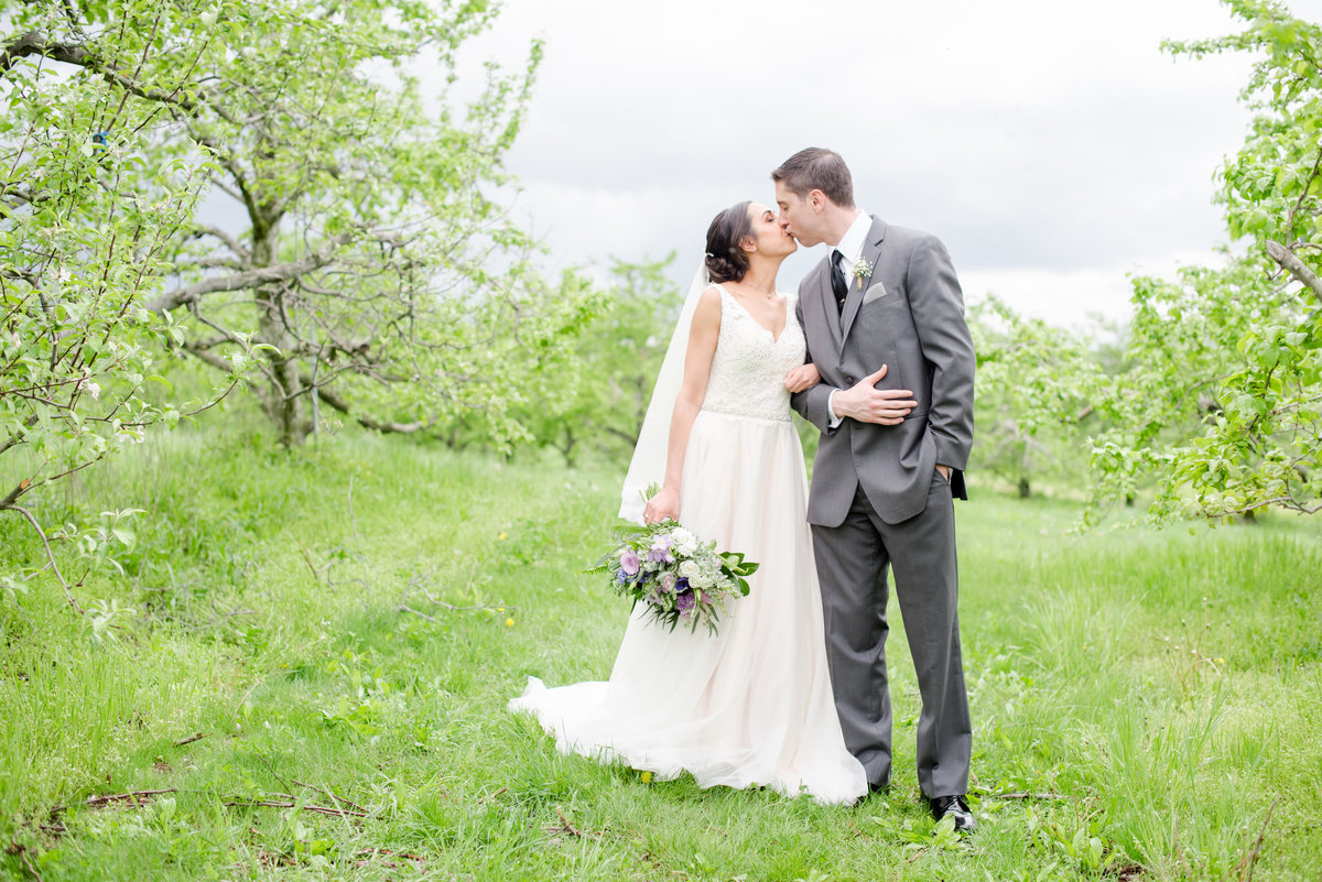 Rustic Barn Wedding Pennsylvania-Rodale Institute Wedding Raquel and Daniel Wedding 23037-38