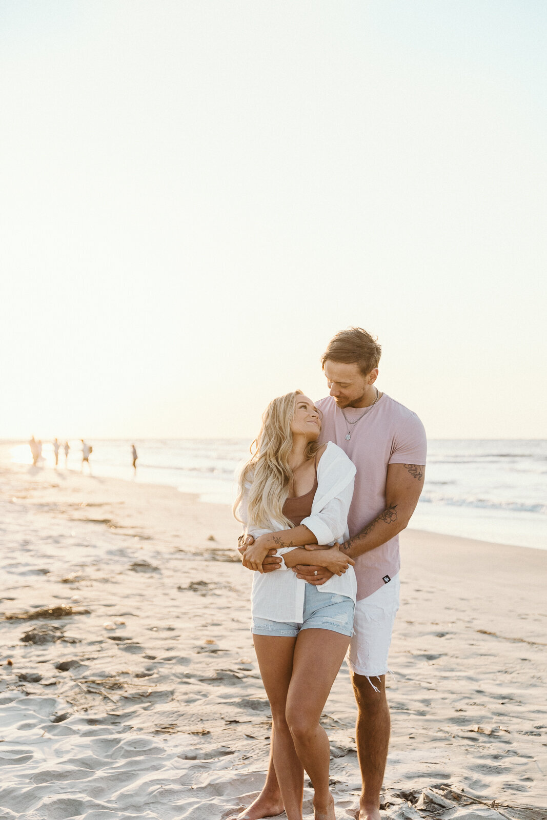 couples photos on beach in vacation