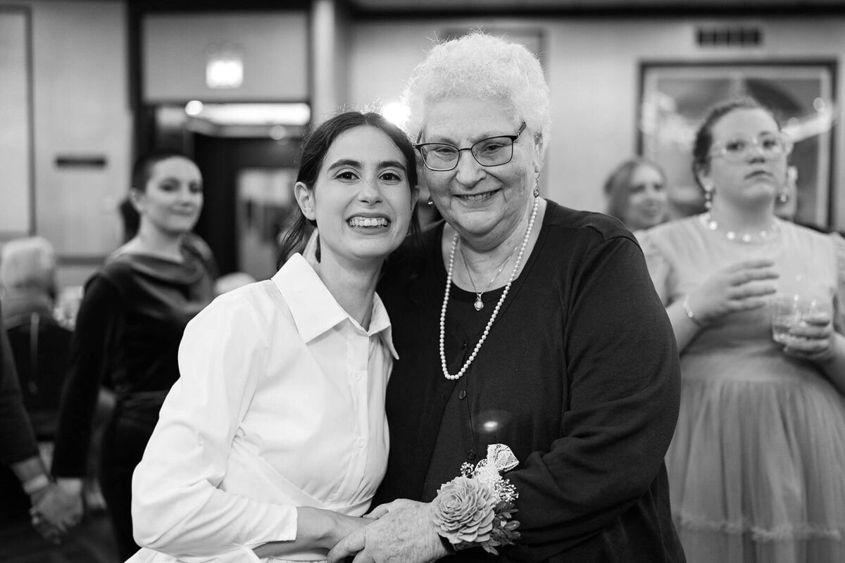 Eliana-Melmed-Photography-Chicago-LosAngeles-Jewish-WeddingPhotographer-CarmiKalman-WomensDancing-00082