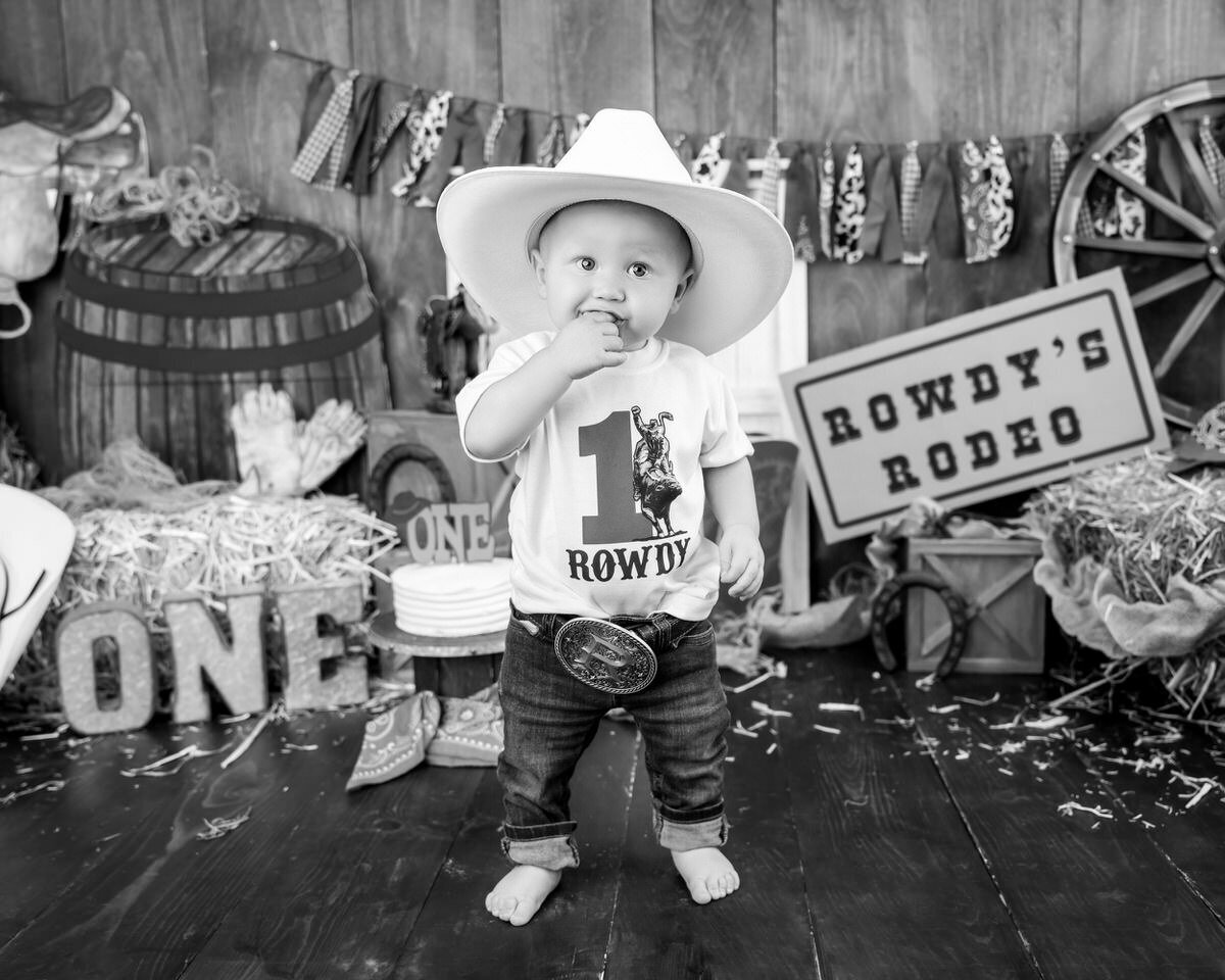 33 rodeo one year old themed portrait session