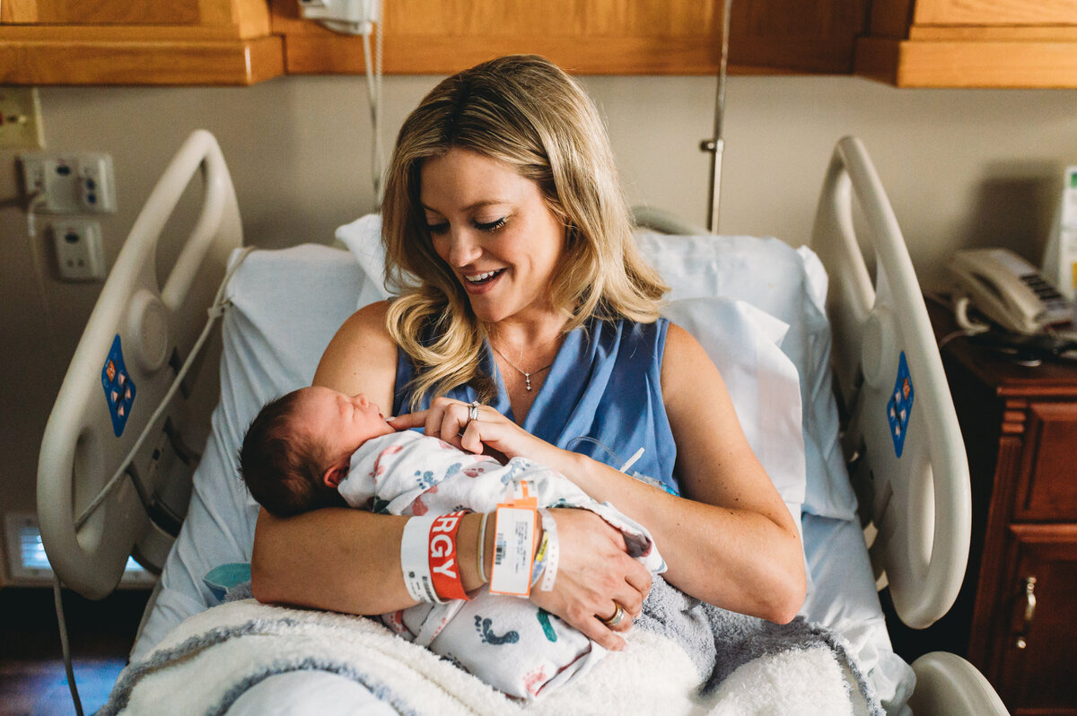 fresh-48-newborn-photos-in-hospital-keller-texas