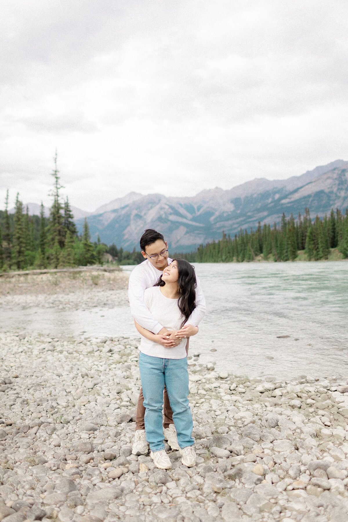 engagement photo in alberta mountains