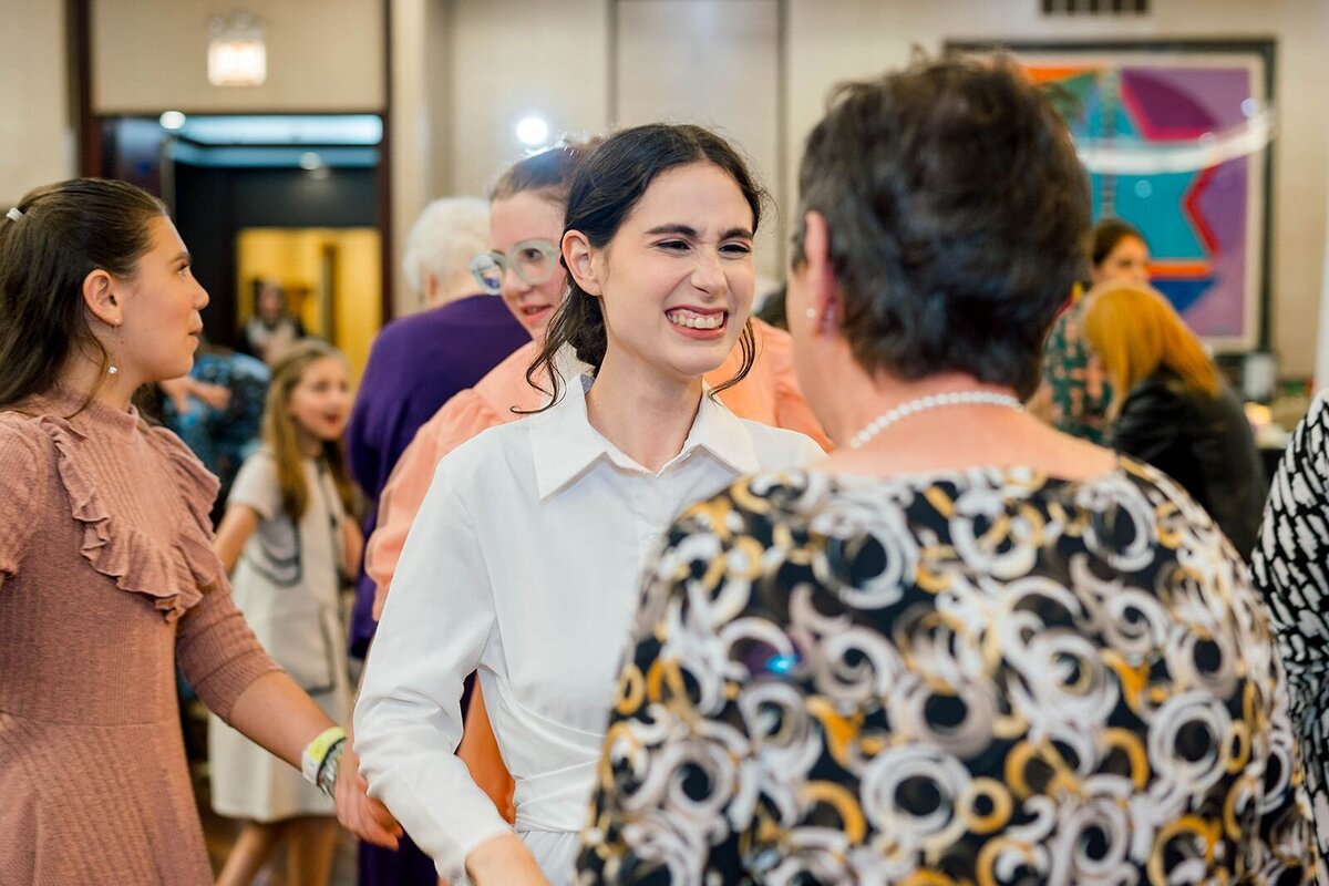 Eliana-Melmed-Photography-Chicago-LosAngeles-Jewish-WeddingPhotographer-CarmiKalman-WomensDancing-00087