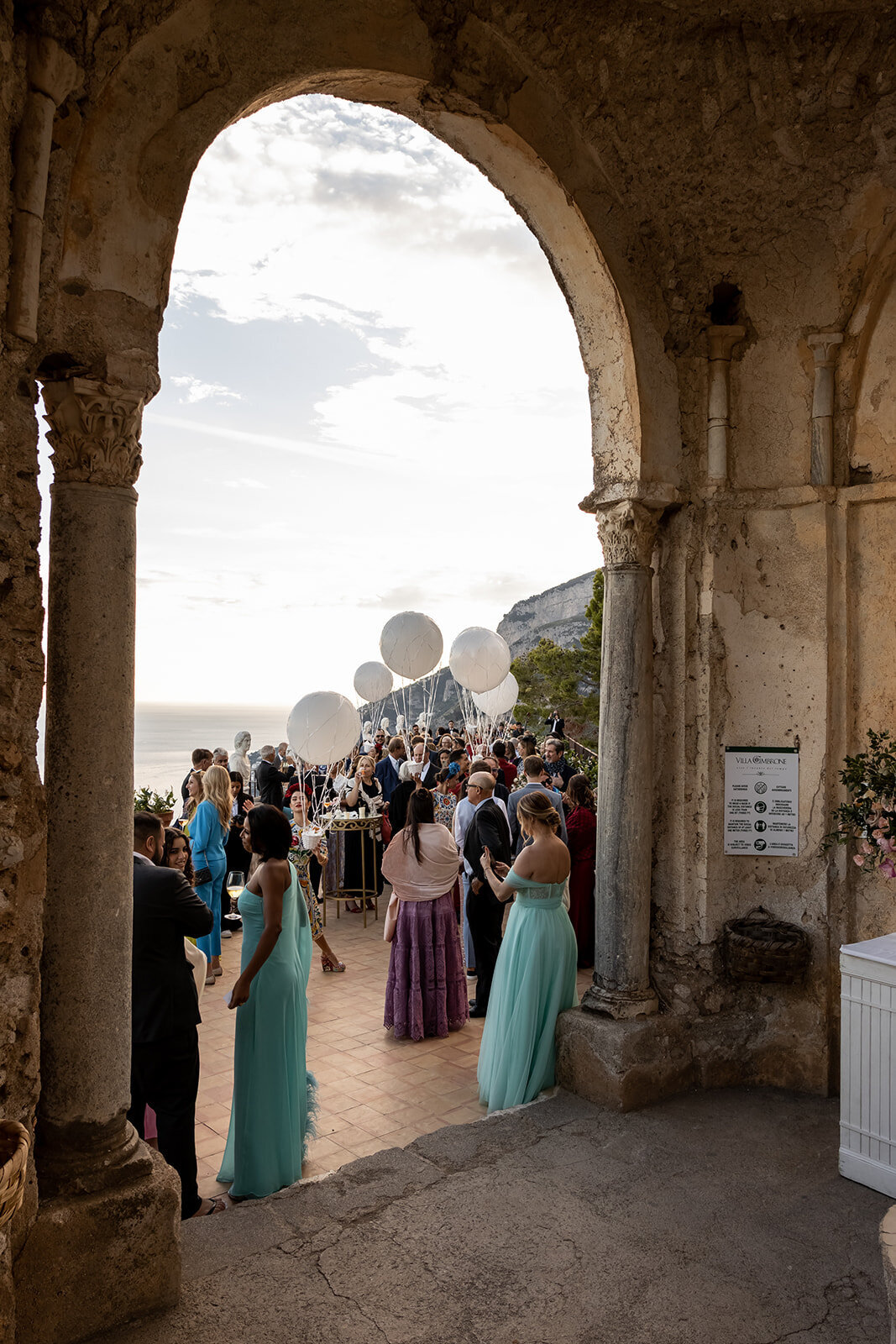 Classy destination wedding in Villa Cimbrone, ravello
