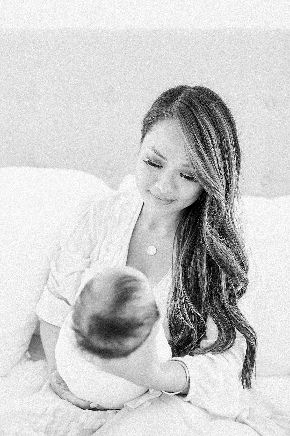 in-home-lifestyle-session-charleston-newborn-photographer-caitlyn-motycka-photography_0022