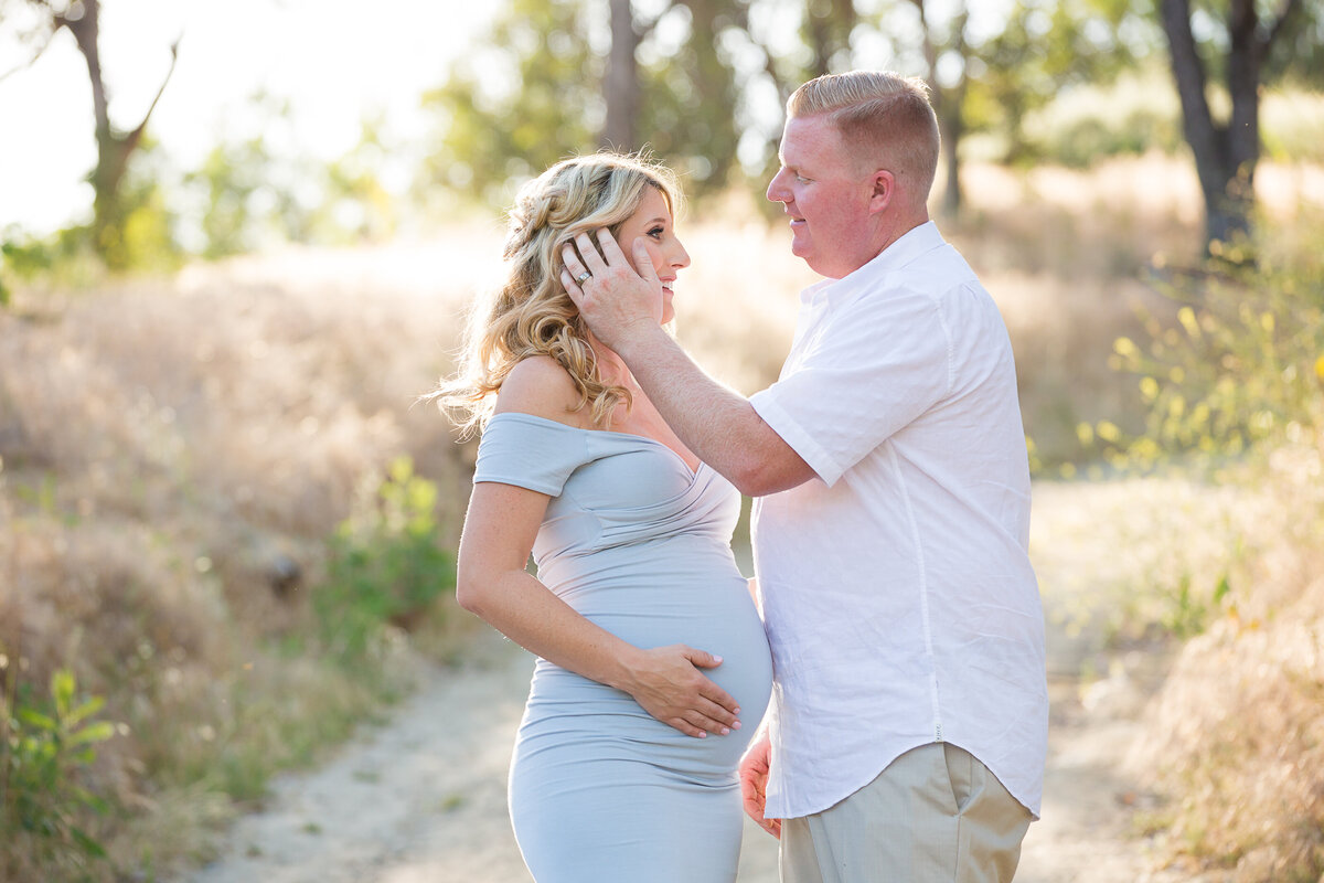 Outdoor Maternity photography by Bella Faith Photography, maternity photographer Columbia MO