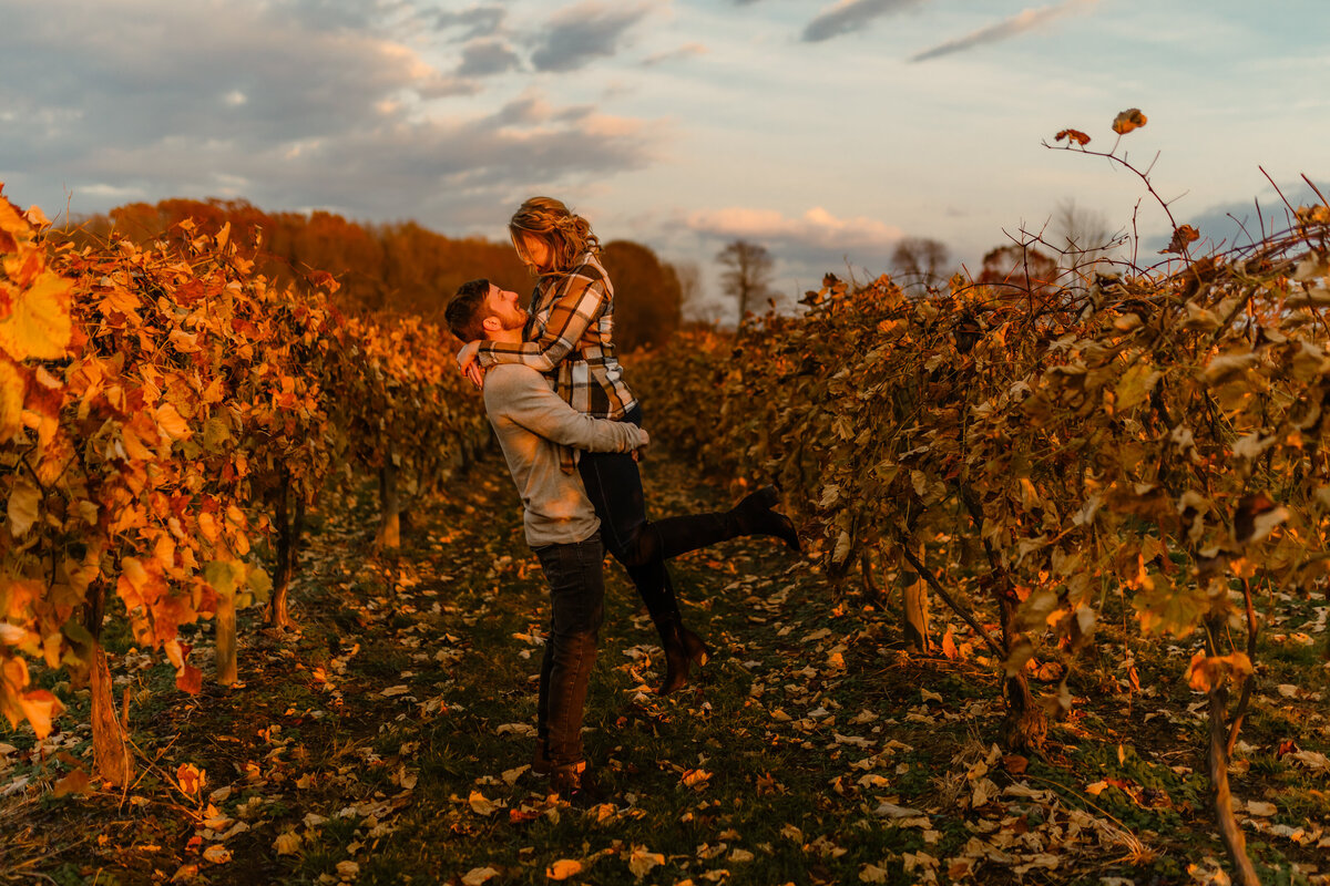 NortheastOhioPhotographer-RunningHorseFarmEngagement-Micaela&James.237-2