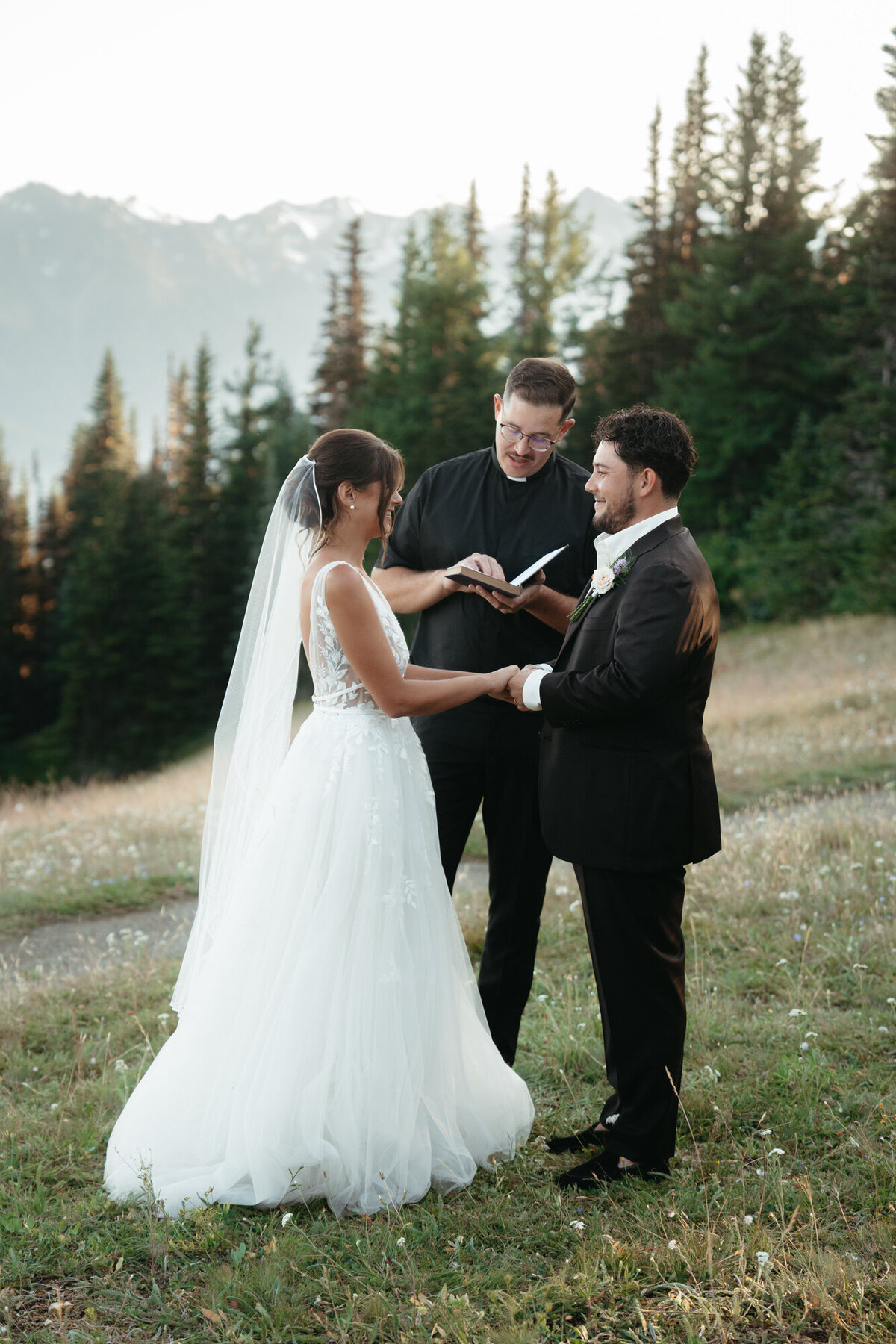 the_chaffins_international_destination_wedding_elopement_photographers_sammie_chaffin_micah_editorial_adventure_photos_travel_olympic_national_park_12
