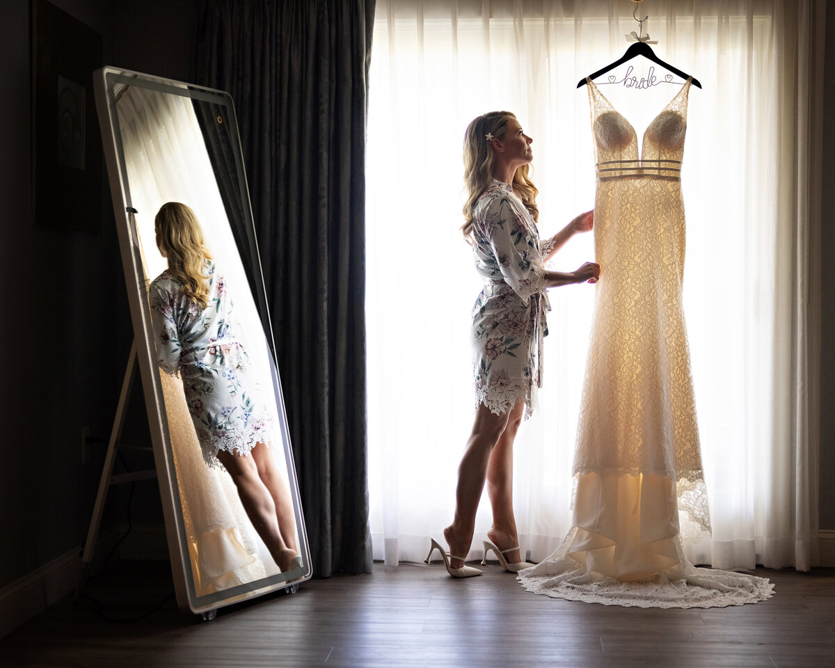 bride-getting-ready-mirror-reflection-NJ-07746