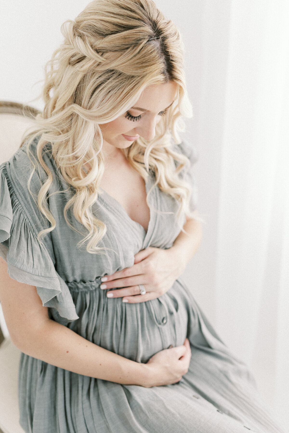 Best maternity and newborn photographers in Cleveland Ohio