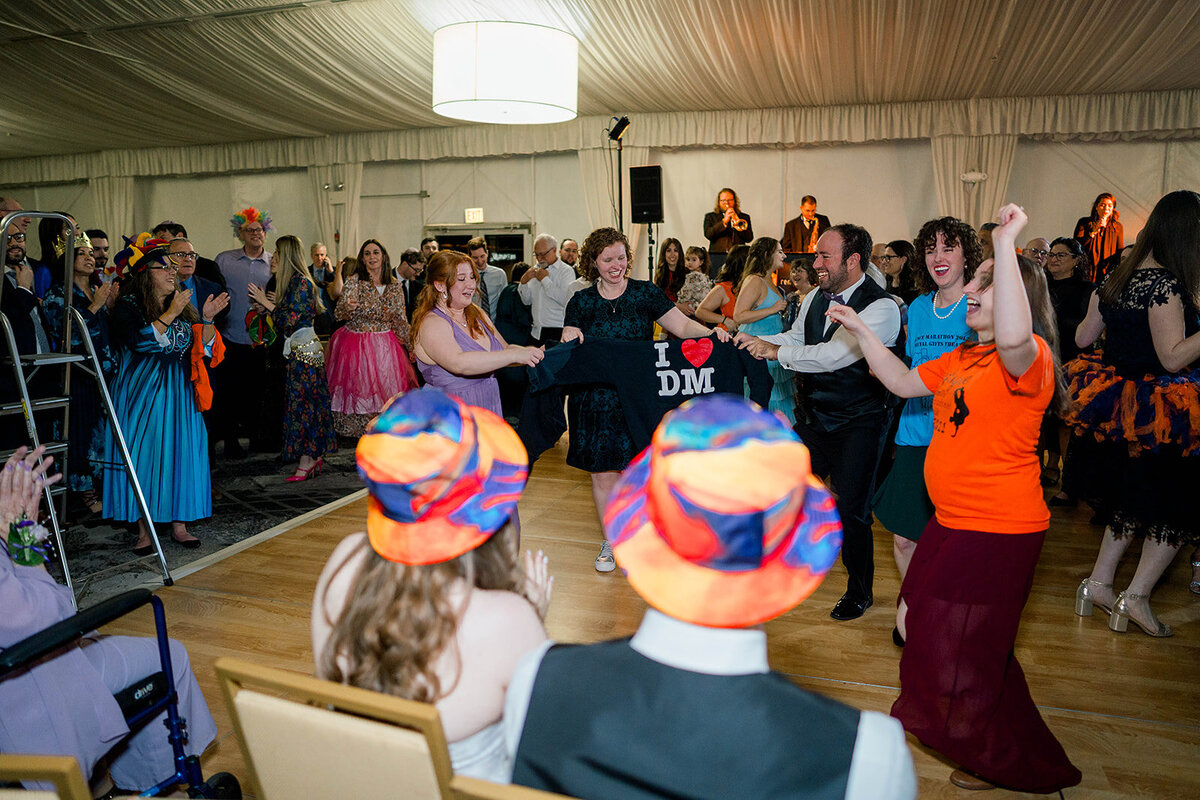 Eliana-Melmed-Photography-Chicago-LosAngeles-Jewish-WeddingPhotography-SimchaDancing-00082
