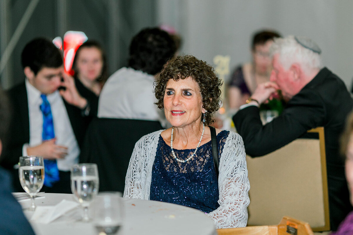 Eliana-Melmed-Photography-Chicago-LosAngeles-Jewish-WeddingPhotography-DInnerSpeeches-00084