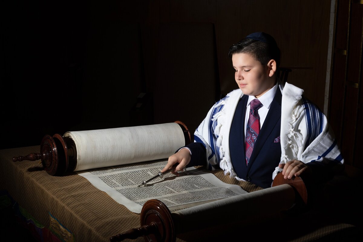 bar-mitzvah-torah-reading-candid-marlboro-jewish-center