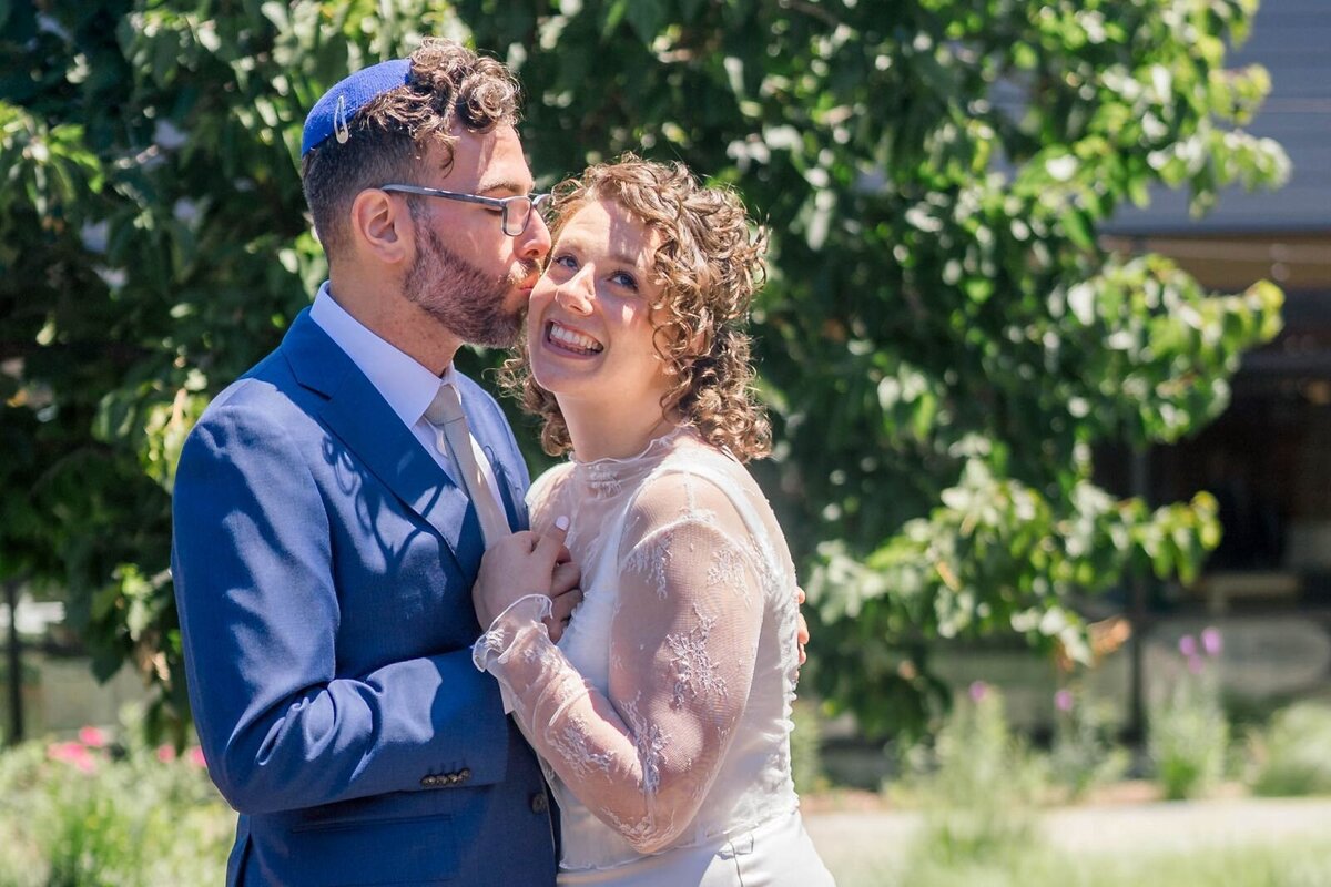 Eliana-Melmed-Photography-Chicago-LosAngeles-Jewish-WeddingPhotography-ShulaNoah-CouplesPortraits-00064