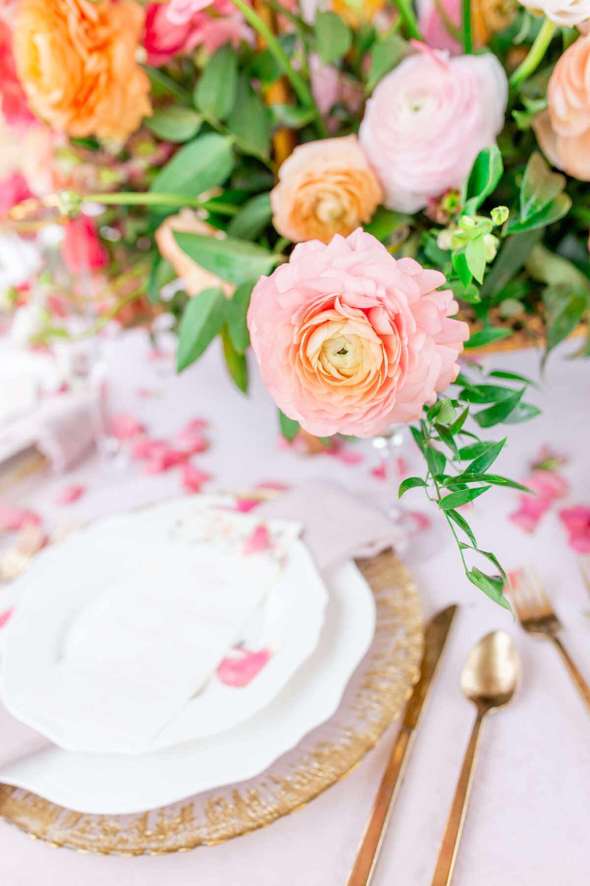 Top-Bright-and-airy-pink-orange-wedding-tablescape-inspiration-Bethany-Lane-Photography