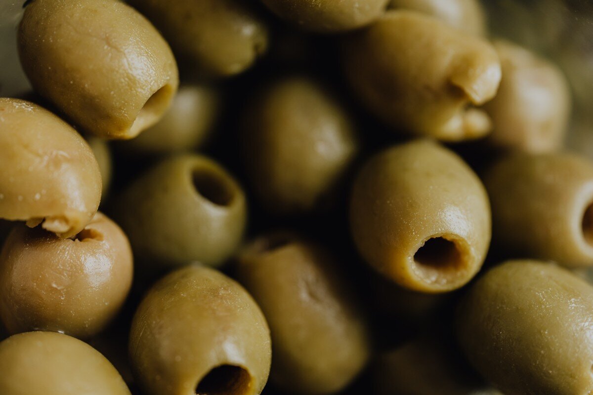 kaboompics_green-olives-18251