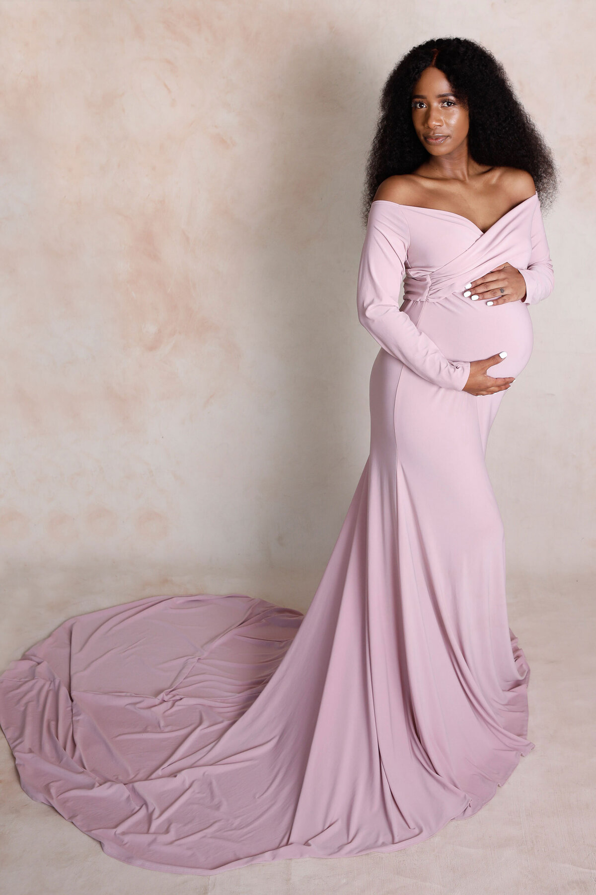 Maternity-photo-shoot-with-maternity-dresses-24