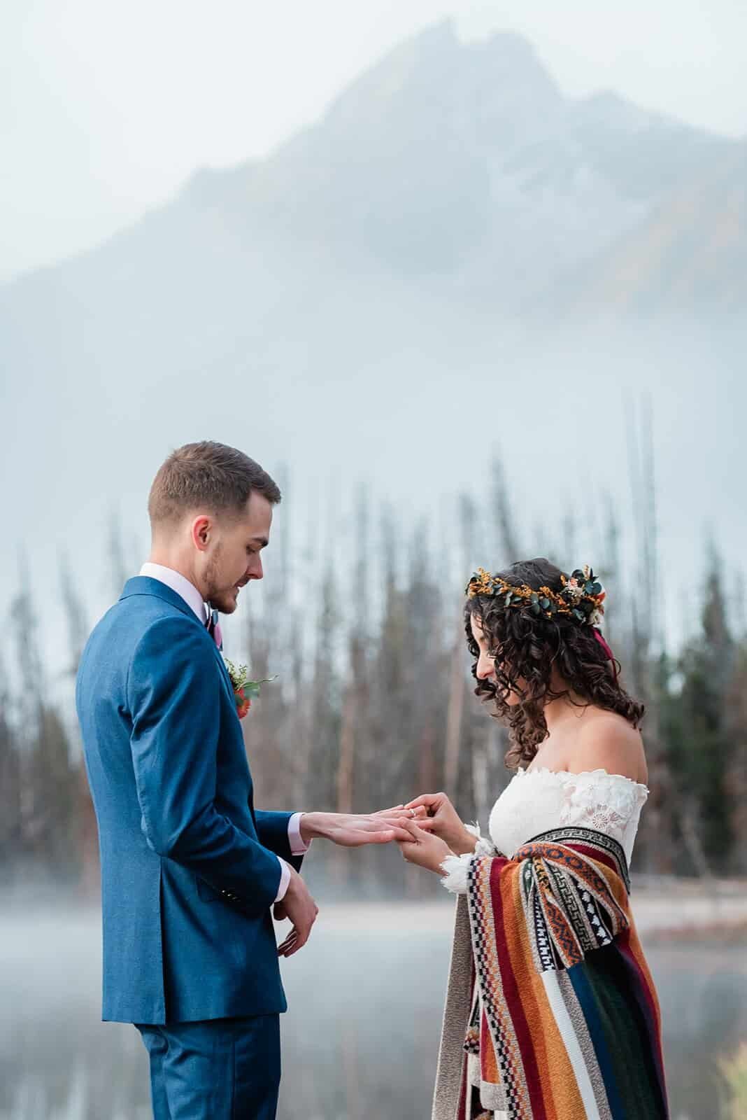 intimate-sawtooth-mountains-destination-elopement