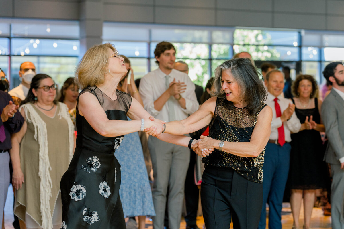 Eliana-Melmed-Photography-Chicago-LosAngeles-Jewish-WeddingPhotography-ShulaNoah-Shtick-00246