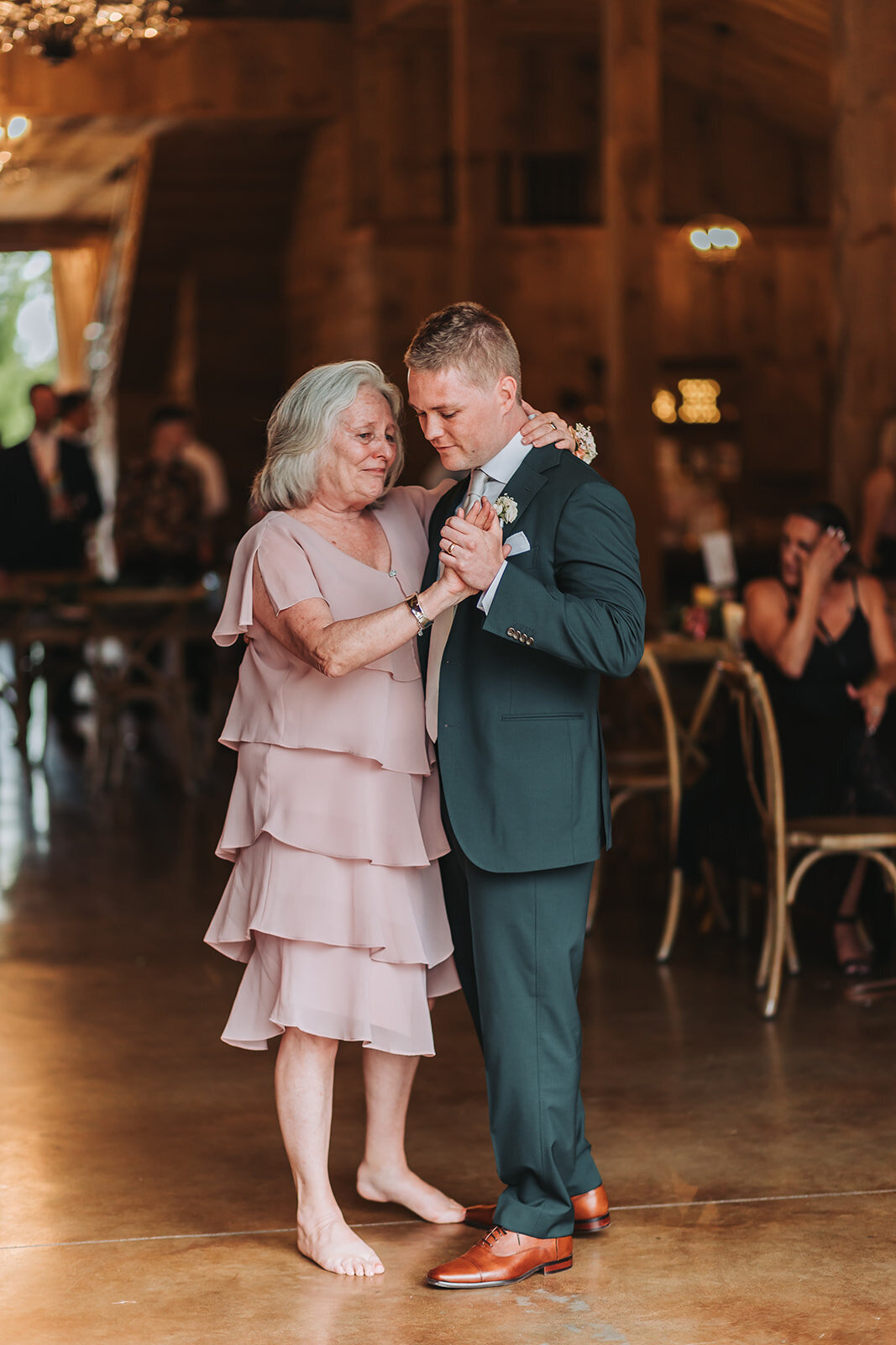 mother-groom-dance-wedding