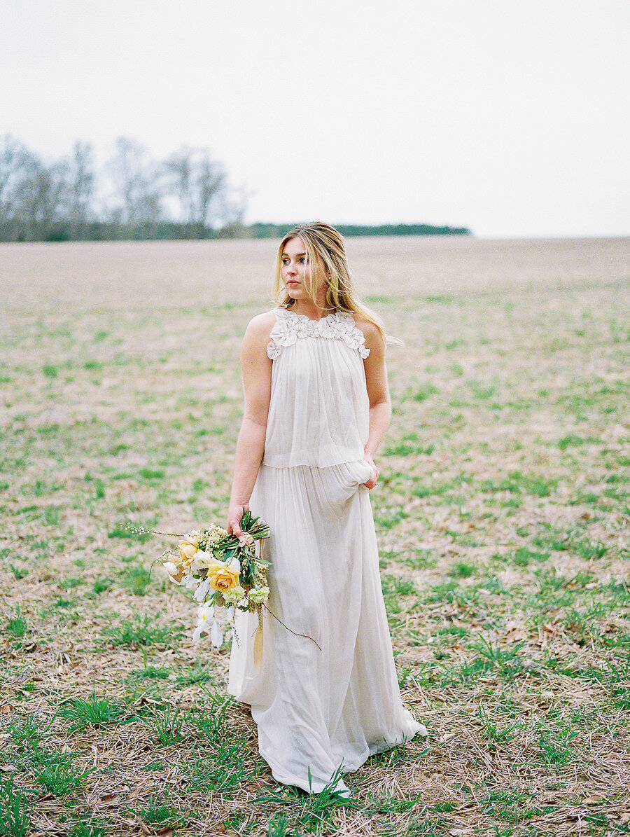 Graceful_Countryside_Fine_Art_Bridal_Maryland_Wedding_Megan_Harris_Photography-22