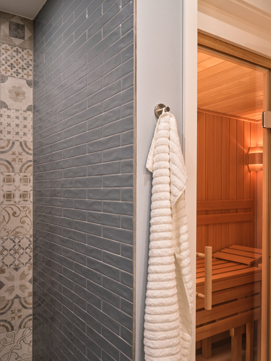 Family-Living-with-Fire-Badezimmer-Dusche-Sauna
