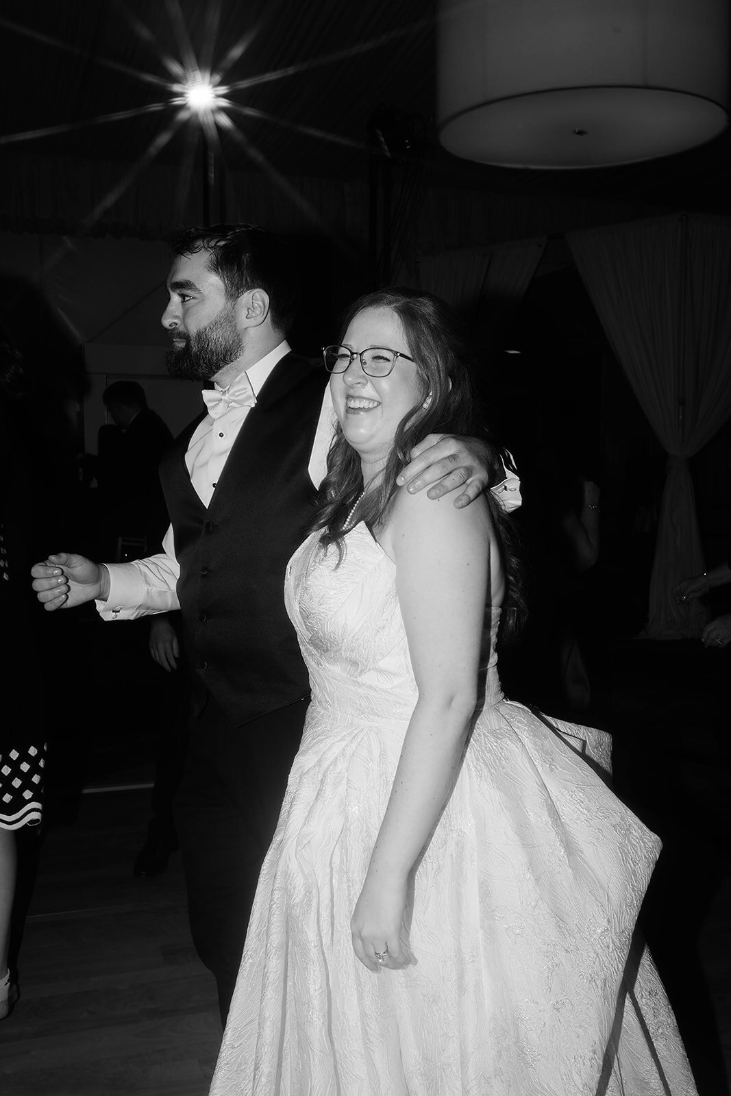 Eliana-Melmed-Photography-Chicago-LosAngeles-Jewish-WeddingPhotography-Dancefloor-00188