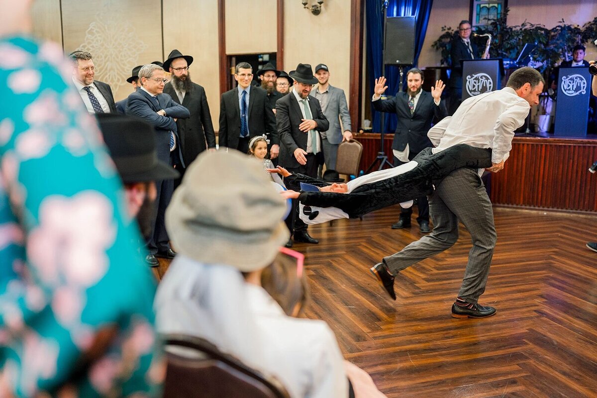 Eliana-Melmed-Photography-Chicago-LosAngeles-Jewish-WeddingPhotographer-CarmiKalman-SneakPeeks-00080