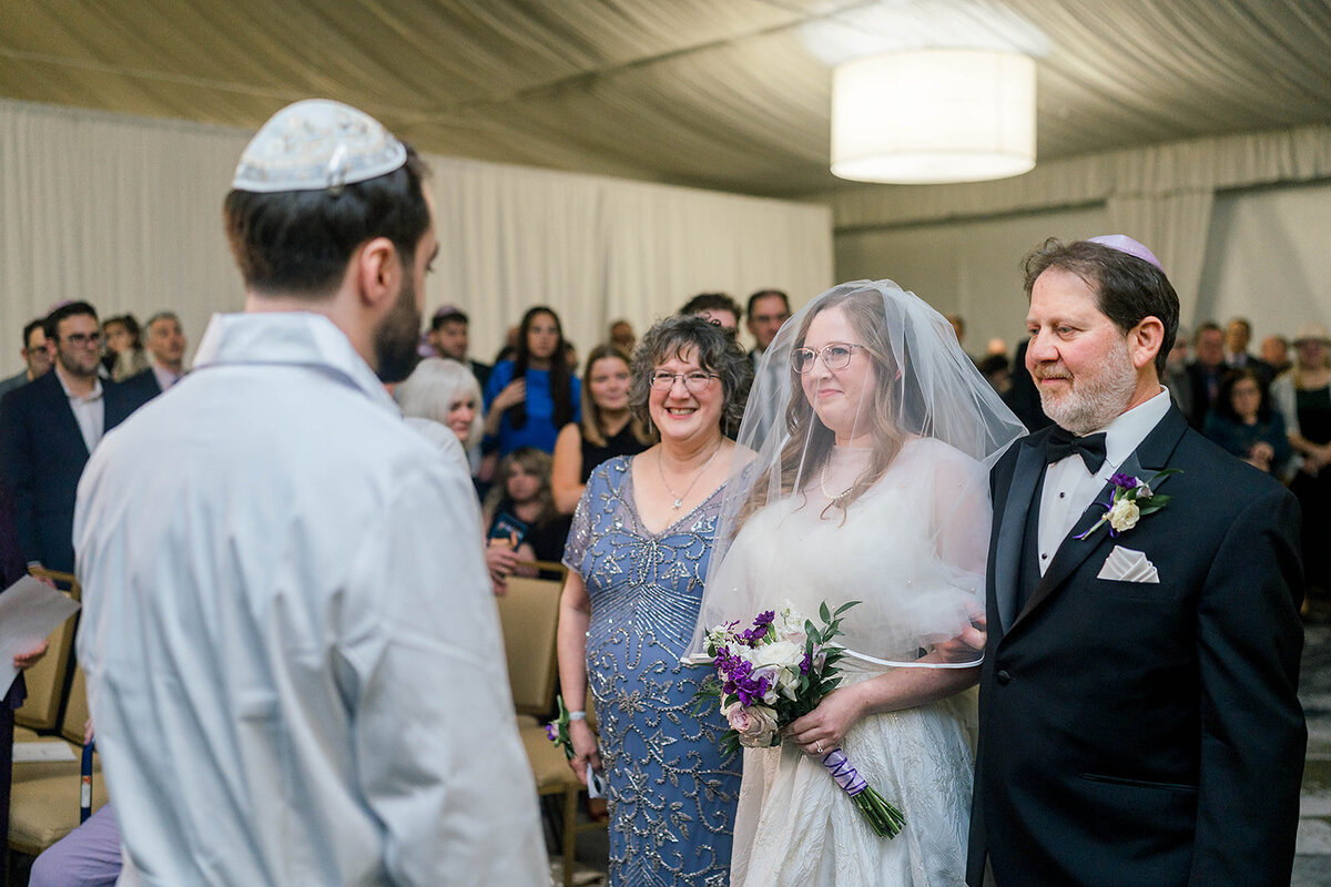 Eliana-Melmed-Photography-Chicago-LosAngeles-Jewish-WeddingPhotography-Chuppah-00099