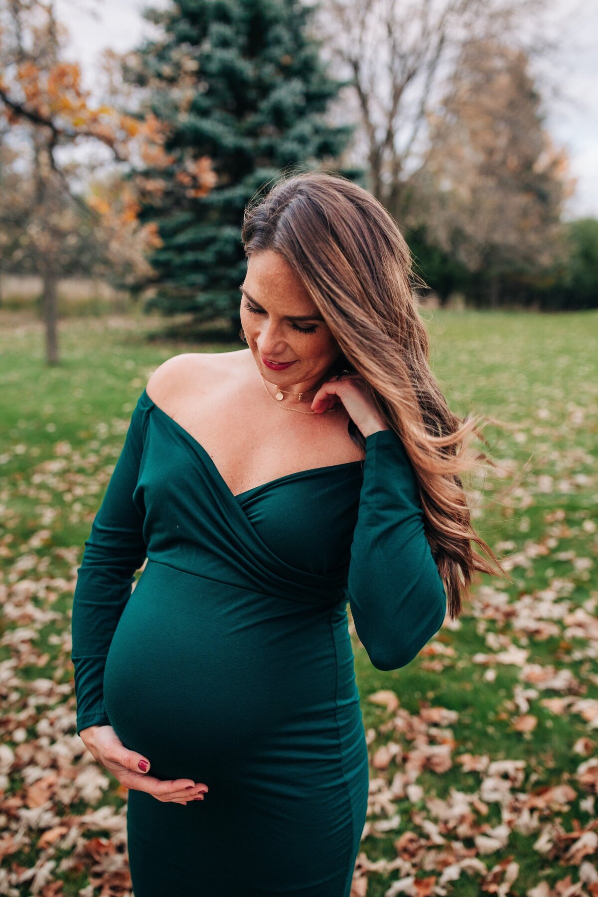 outdoor-maternity-session-green-dress2