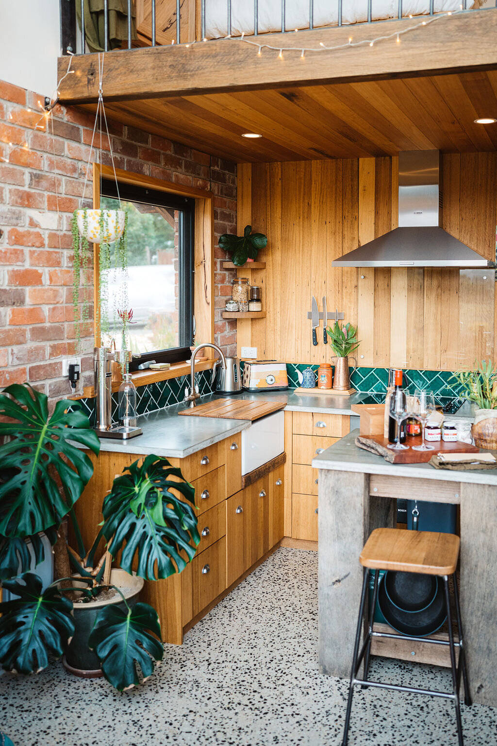 tiny-house-kitchen-Nook