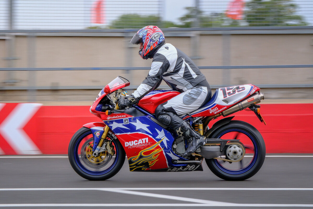 Boombox Ducati UK-13