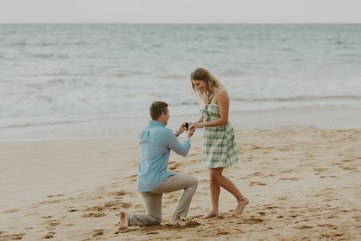 Maui Proposal Photos couple on the beach