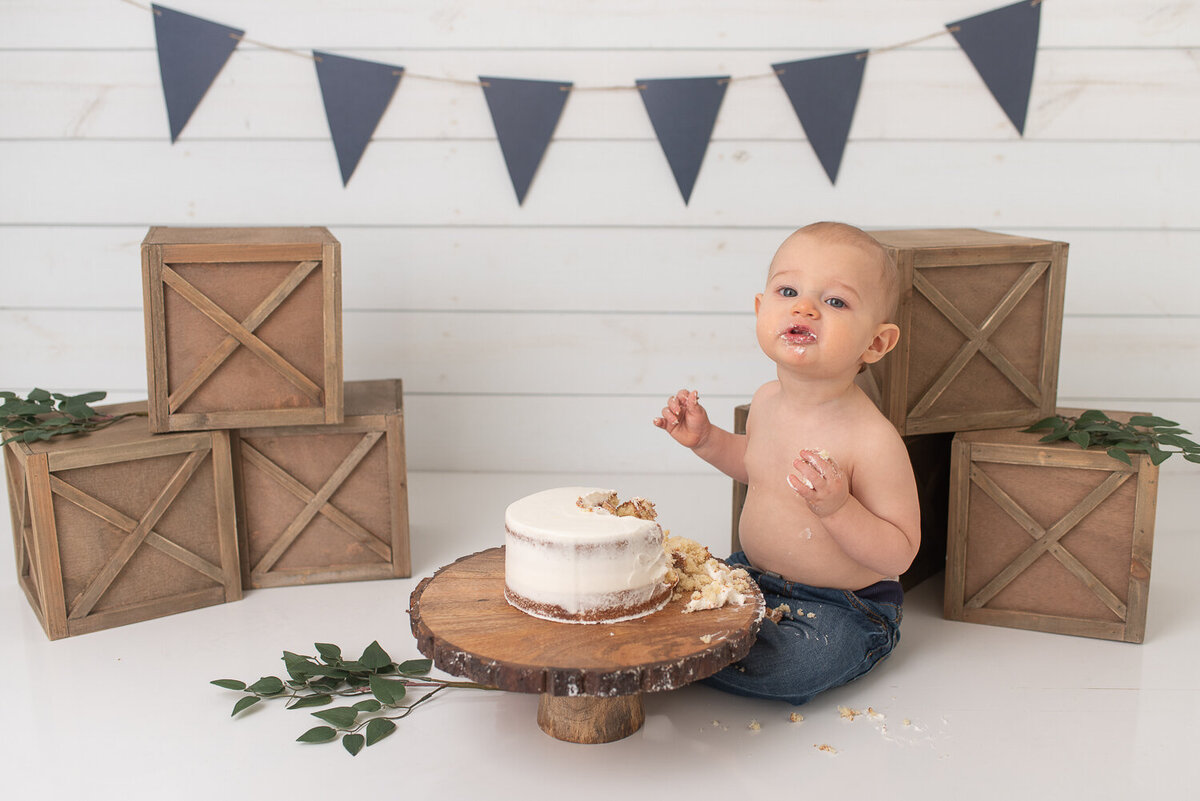 2022 cake smash session for boy in Canton, CT |Sharon Leger Photography | Canton, CT Newborn & Family Photographer