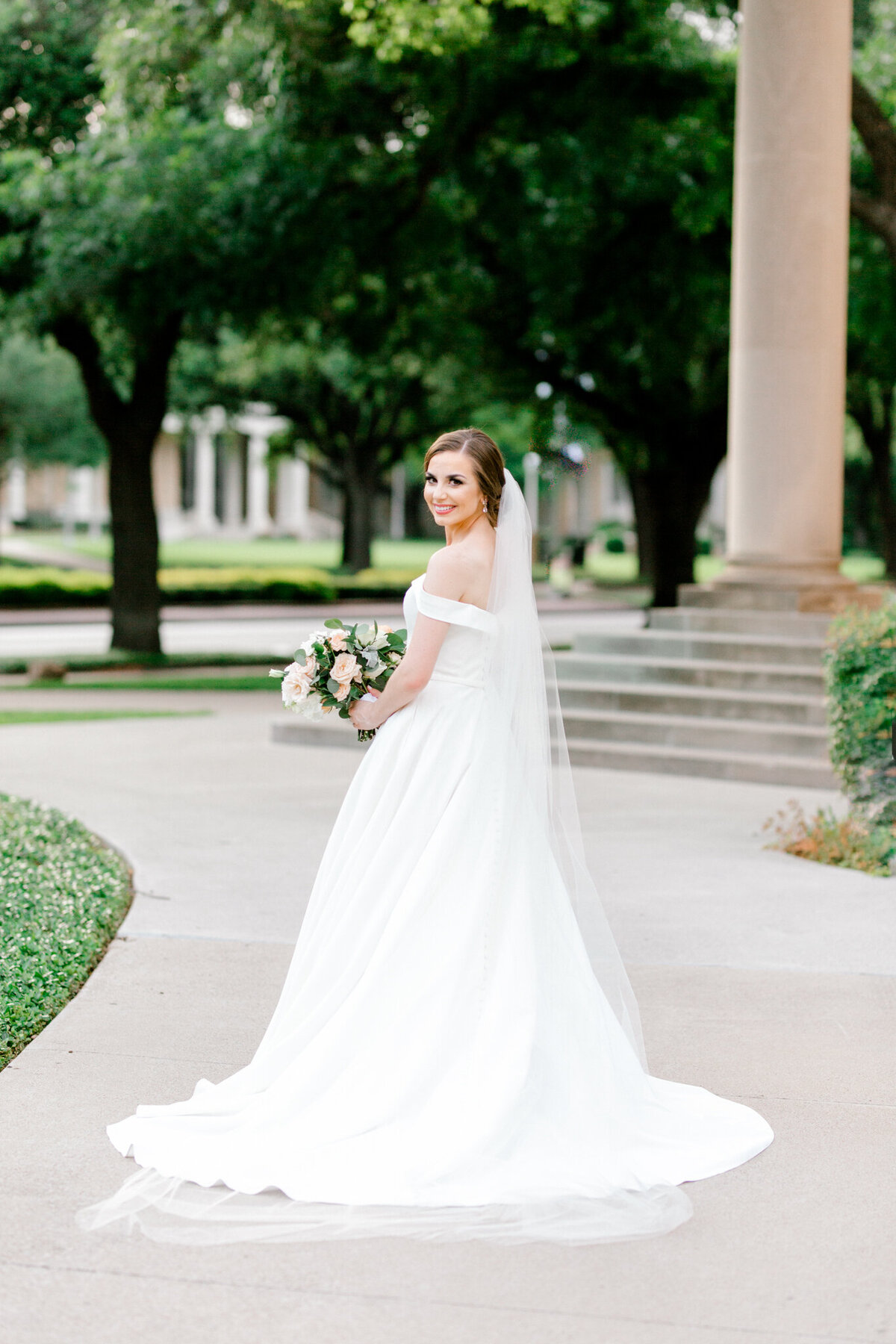 Lexi Broughton Bridal Portraits at TCU Robert Carr Chapel Fort Worth, Texas | Sami Kathryn Photography | Dallas DFW Wedding Photographer | R. Love Floral Blush and Peach Bouquet-9