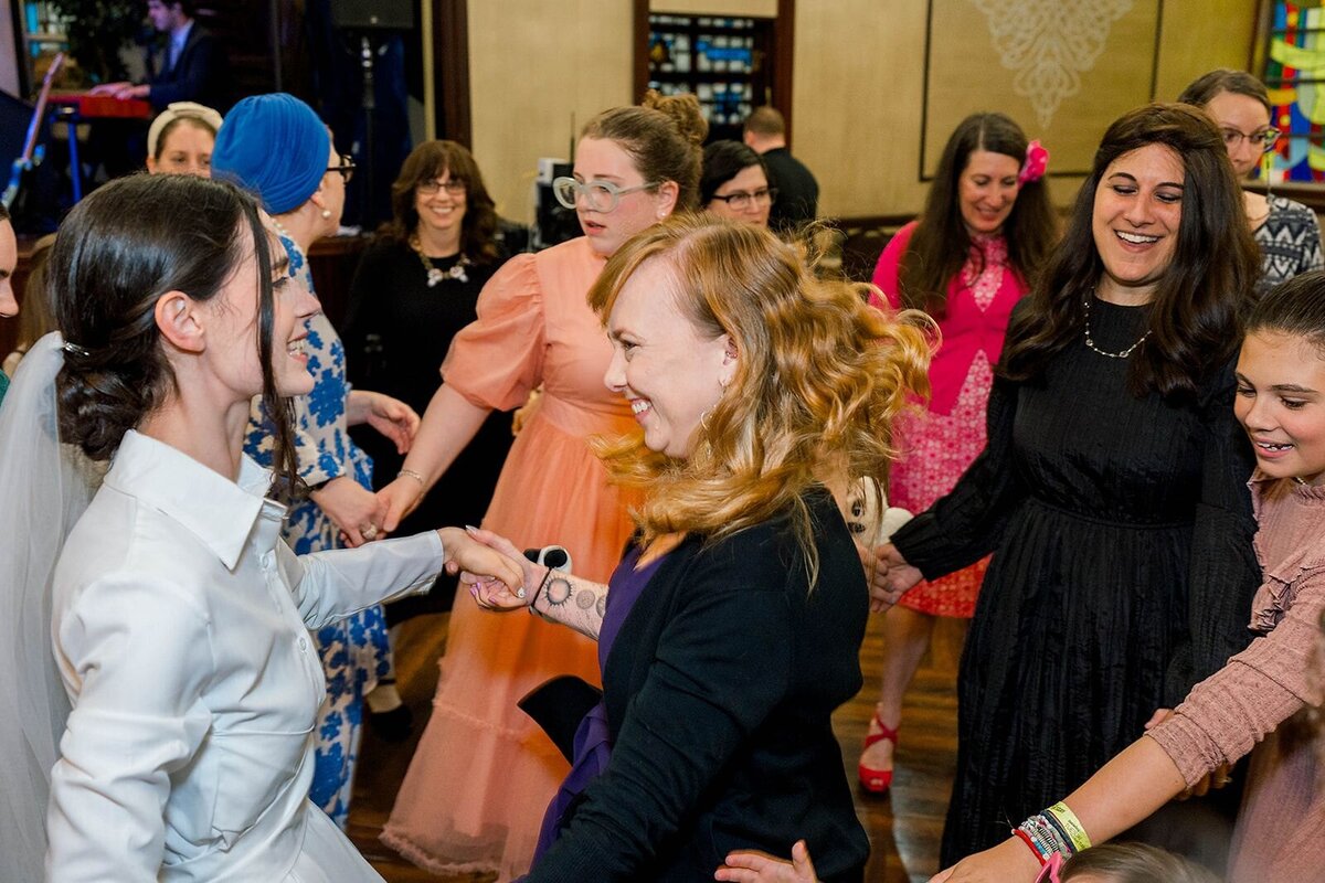 Eliana-Melmed-Photography-Chicago-LosAngeles-Jewish-WeddingPhotographer-CarmiKalman-WomensDancing-00036