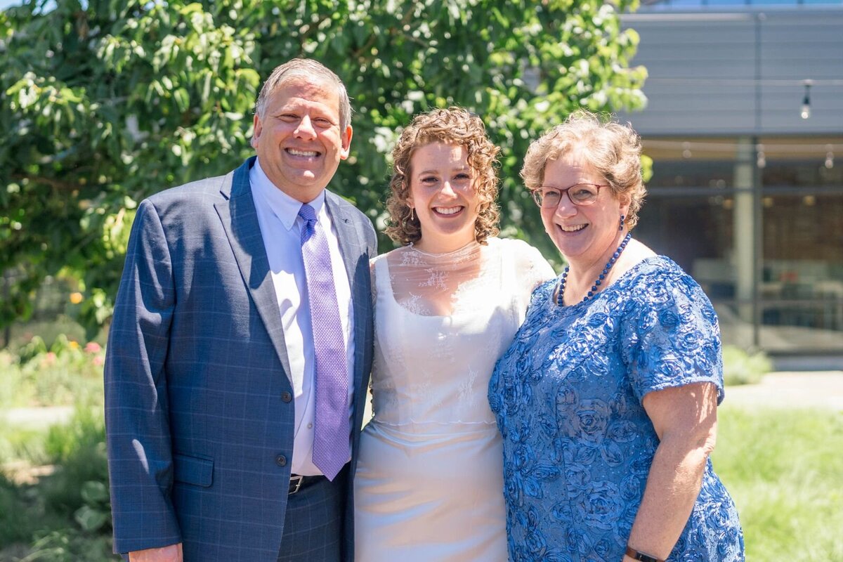 Eliana-Melmed-Photography-Chicago-LosAngeles-Jewish-WeddingPhotography-ShulaNoah-FamilyFormals-00039
